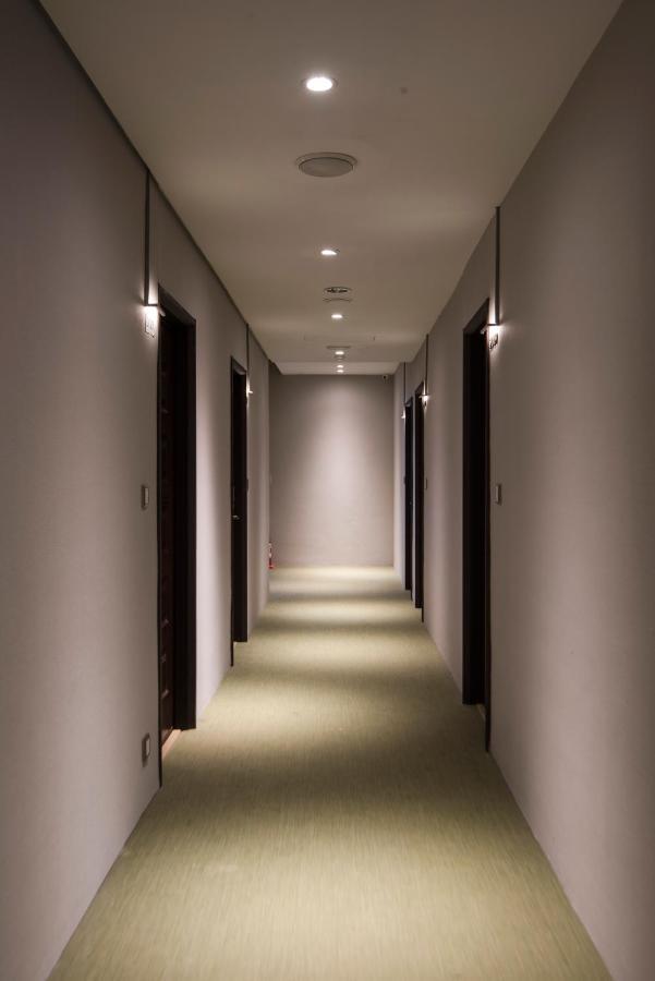Sparrow Hotel Taichung Esterno foto