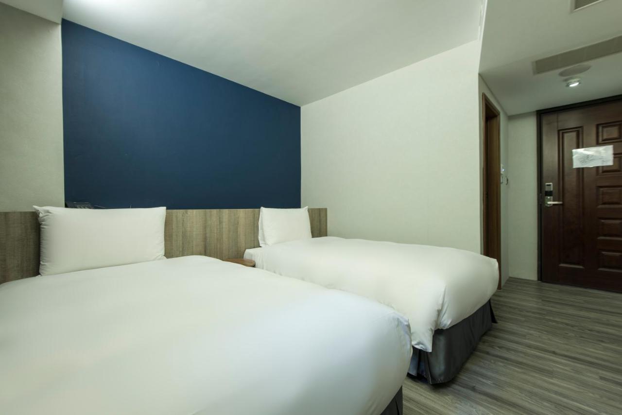 Sparrow Hotel Taichung Esterno foto
