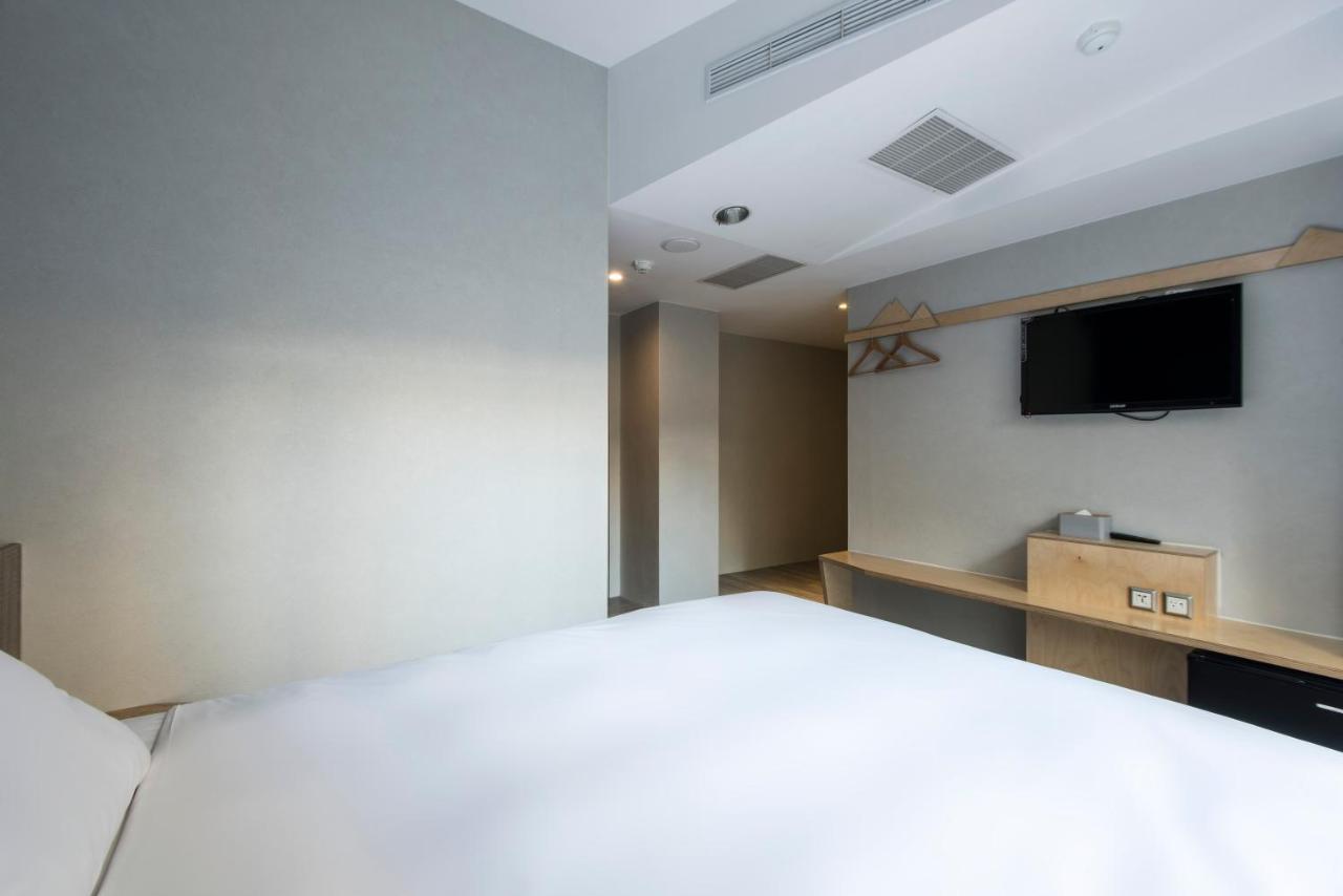 Sparrow Hotel Taichung Esterno foto